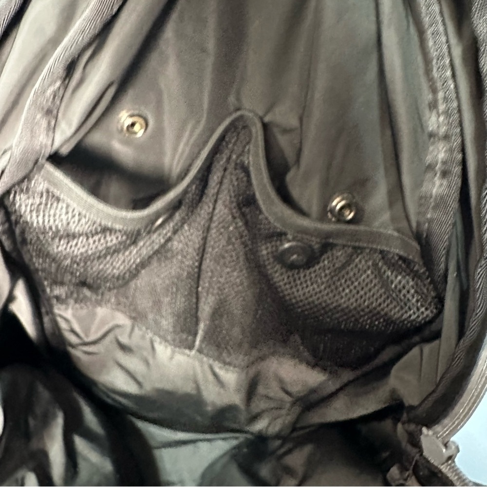 Y-3 Yohji Yamamoto futuristic pod shape backpack - Picture 9 of 17
